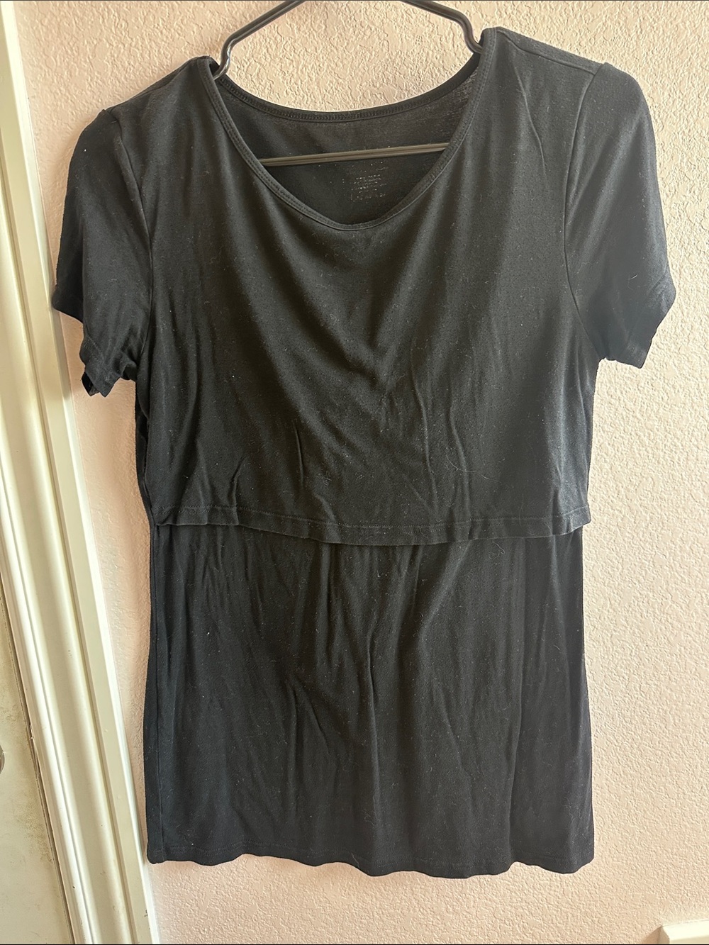 Latched Mama Size Small Black Short-Sleeve Nursing Tee